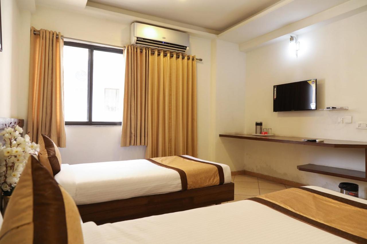 Oyo 10943 Hotel Plus Corporate Khapa  Екстер'єр фото