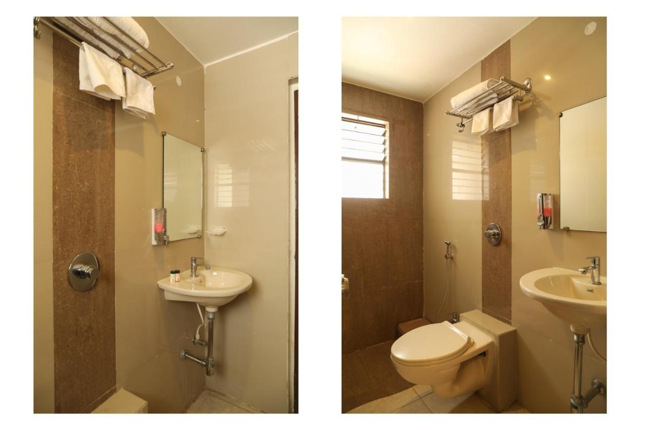 Oyo 10943 Hotel Plus Corporate Khapa  Екстер'єр фото