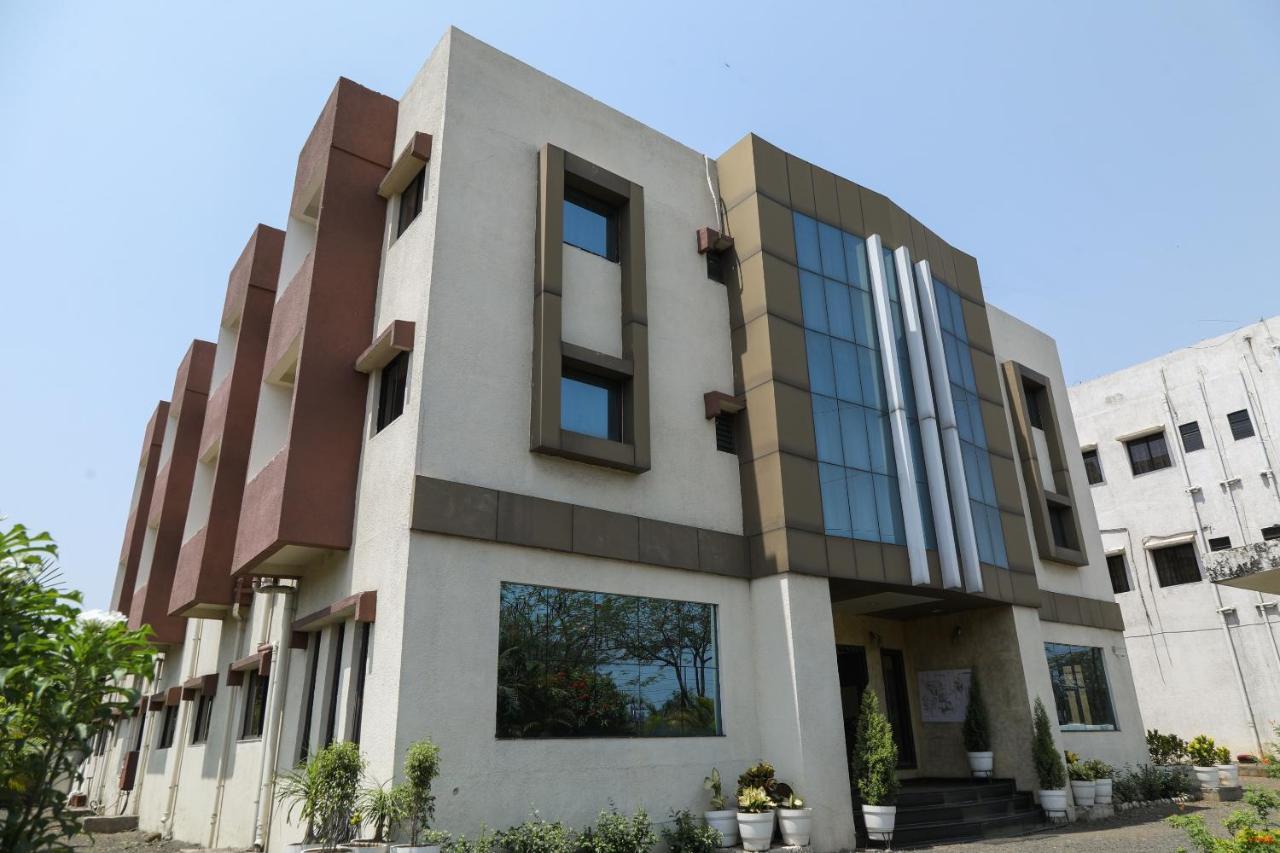 Oyo 10943 Hotel Plus Corporate Khapa  Екстер'єр фото
