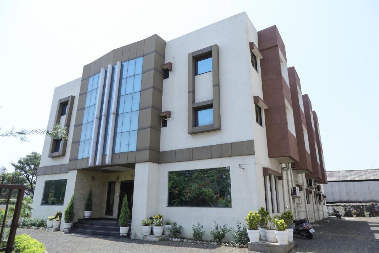 Oyo 10943 Hotel Plus Corporate Khapa  Екстер'єр фото