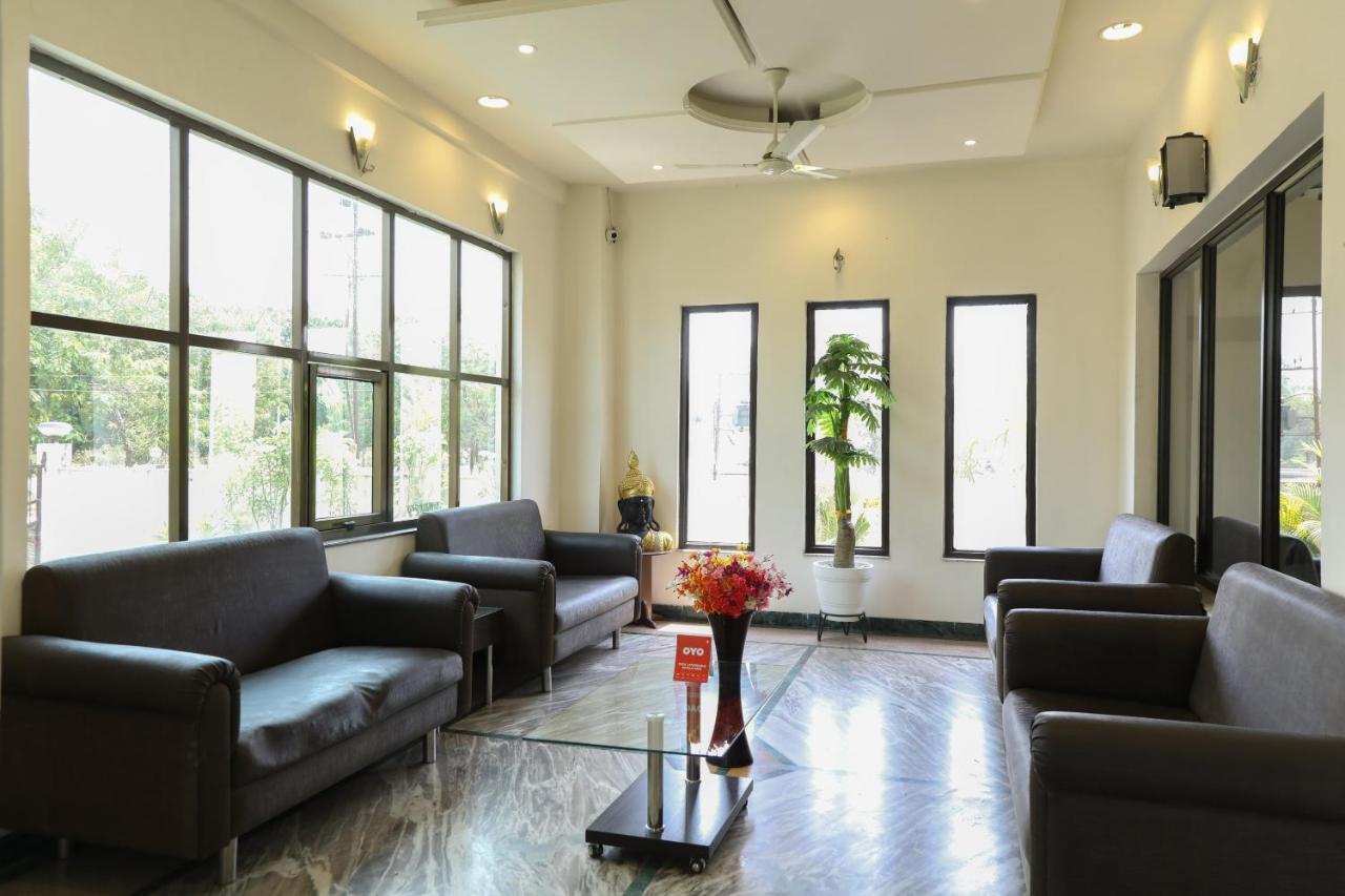 Oyo 10943 Hotel Plus Corporate Khapa  Екстер'єр фото