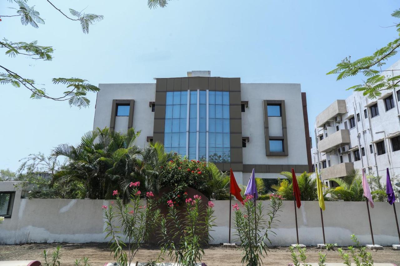 Oyo 10943 Hotel Plus Corporate Khapa  Екстер'єр фото